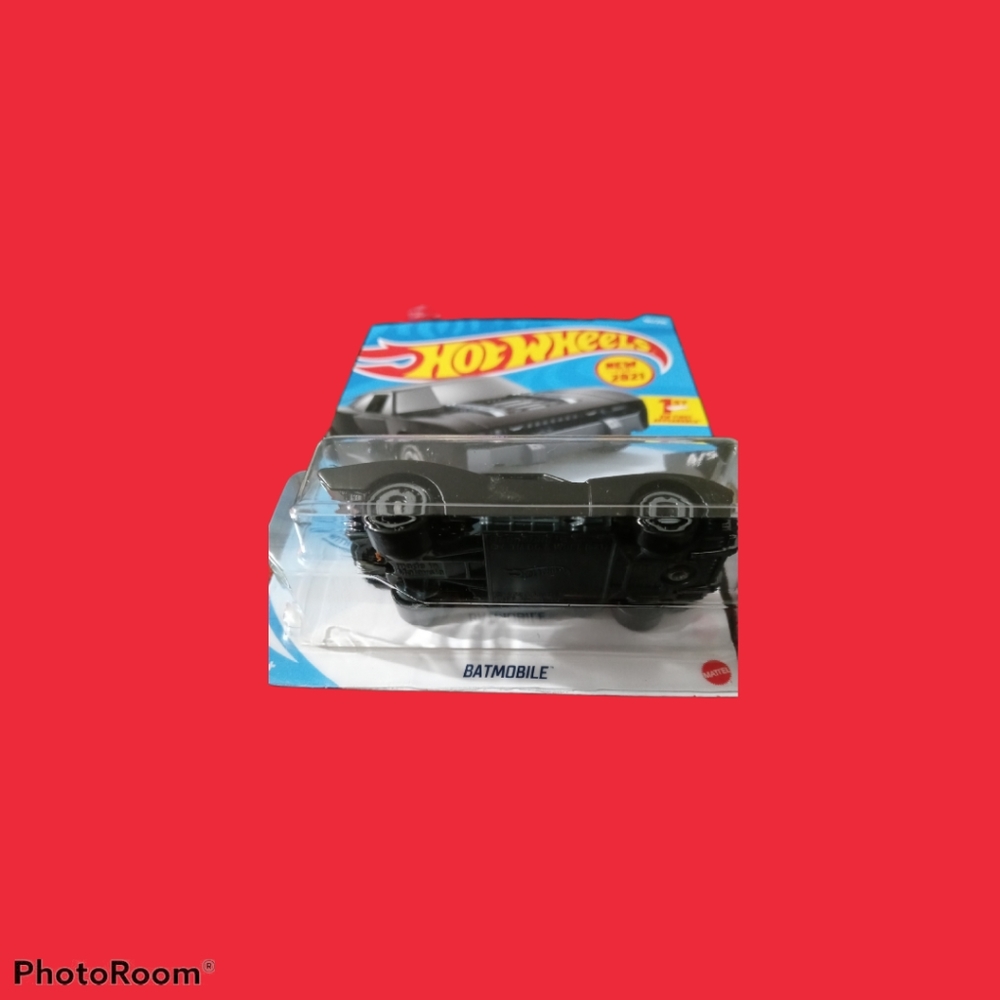 Hotwheel Batmobile - Picture 2 of 7